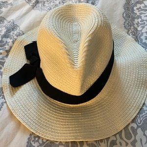 GAP straw hat